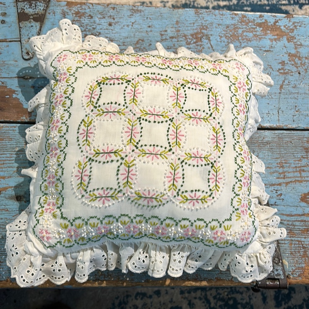 * SOLD * Accent Pillow Cottage Country Classic Handmade Embroidered & Eyelet - Picture 1 of 4